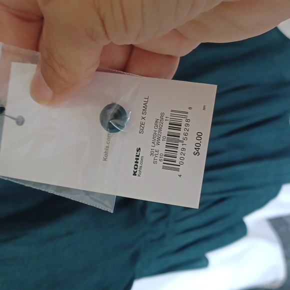 Nine West Sleeveless Ruffle Halter Peplum Top, Forest Green, XS, 19"PTP, 24"L - Picture 6 of 7